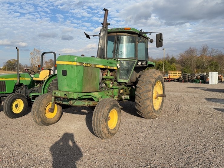 john-deere-4440-image-1