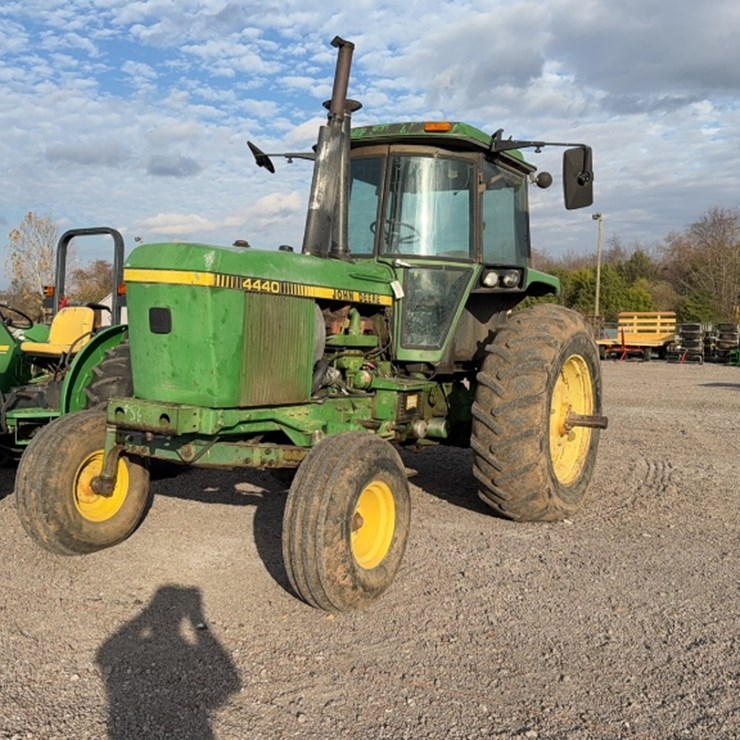 JOHN DEERE 4440
