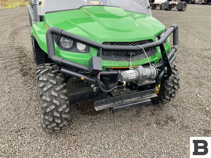 2021-john-deere-gator-image-8