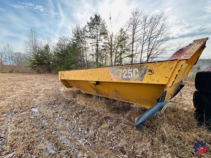 caterpillar-725c-image-8