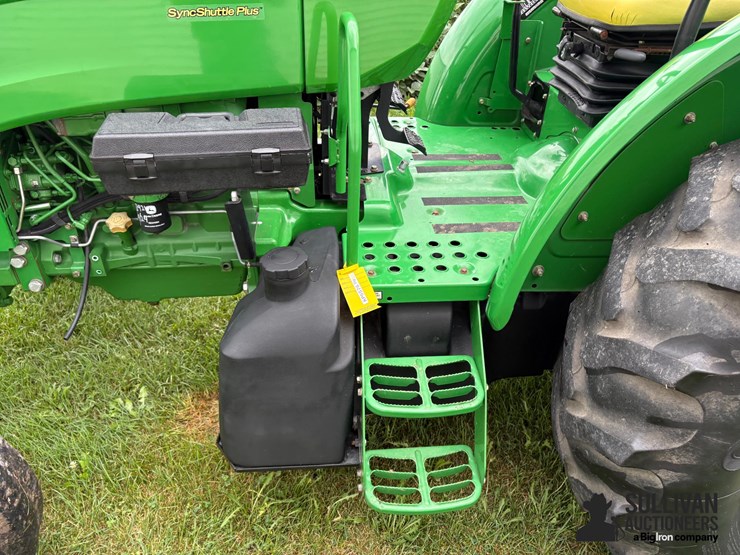2011-john-deere-5085m-image-11
