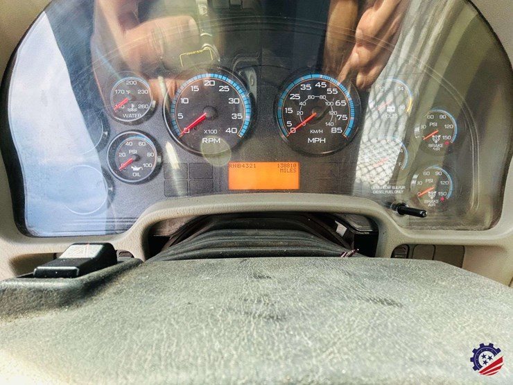 2013-international-durastar-4400-image-80