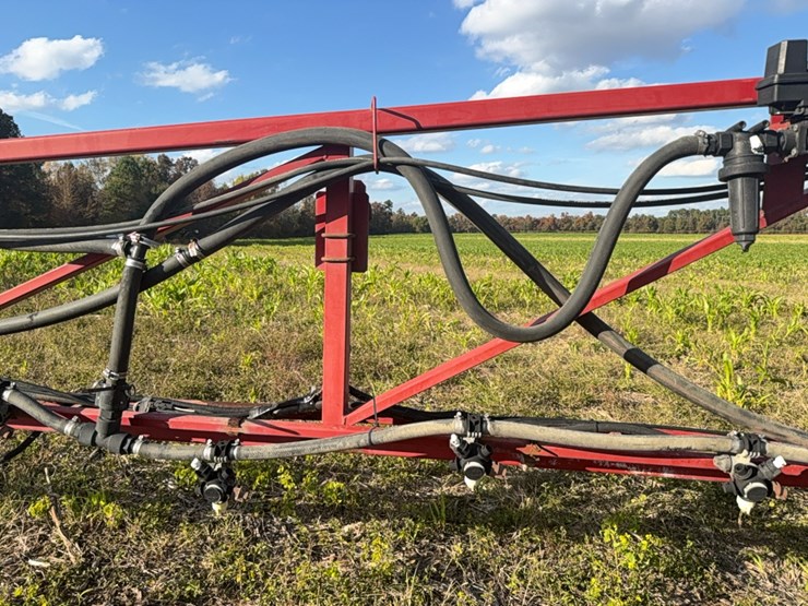 case-ih-3185-patriot-sprayer-image-44