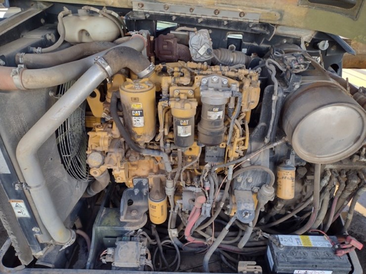 caterpillar-tl1055c-image-25