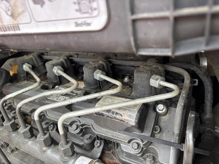 2019-bobcat-s630-image-39