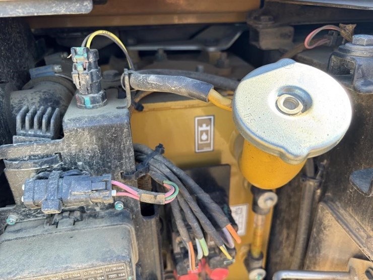 2022-caterpillar-302.7cr-image-43