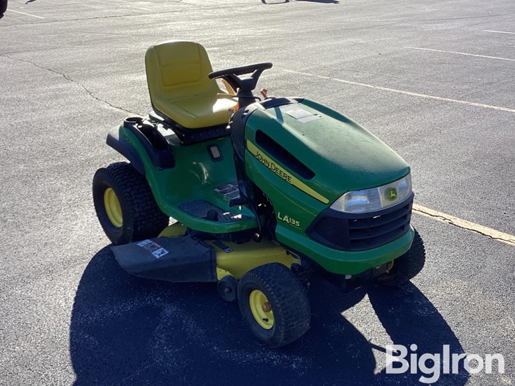 2010-john-deere-la135-image-3