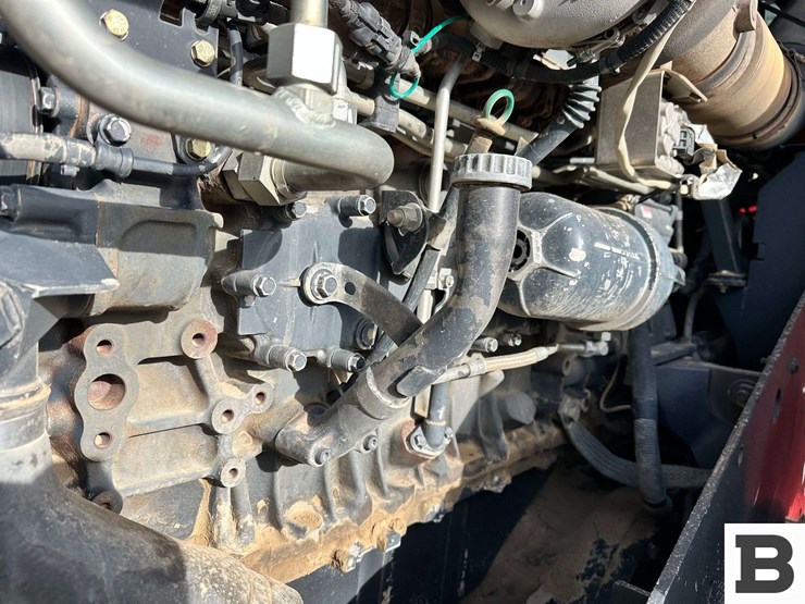 2014-case-ih-370-image-18