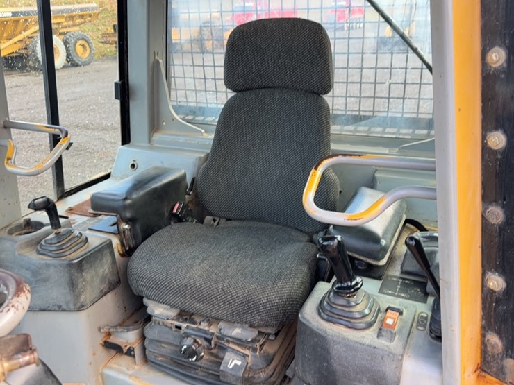 caterpillar-d5g-xl-image-15