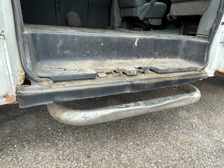 #1064-•-2012-gmc-savana-1-ton-van-(has-wi-title)-image-40