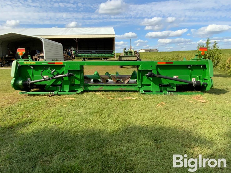 2010-john-deere-608c-image-6