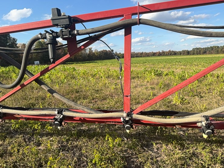 case-ih-3185-patriot-sprayer-image-43