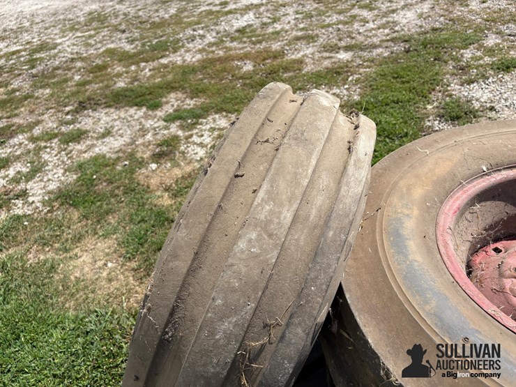 9.5l-15-tires-on-6x6-bolt-rims-image-11