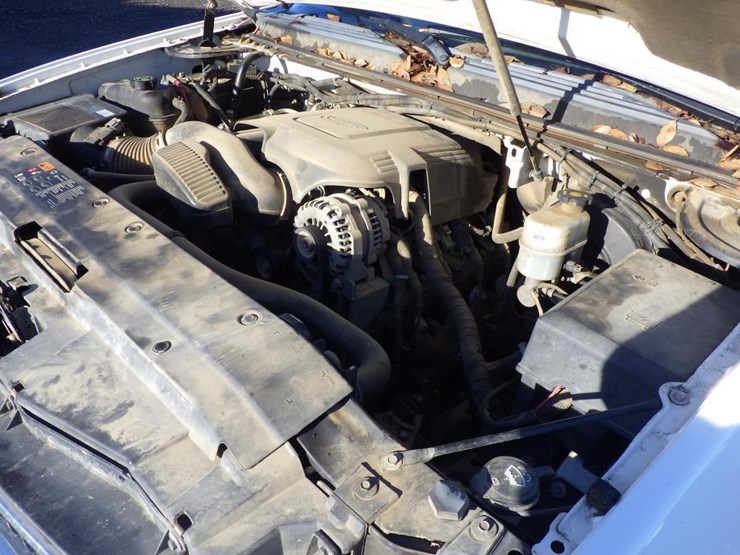 2013-chevrolet-tahoe-image-10