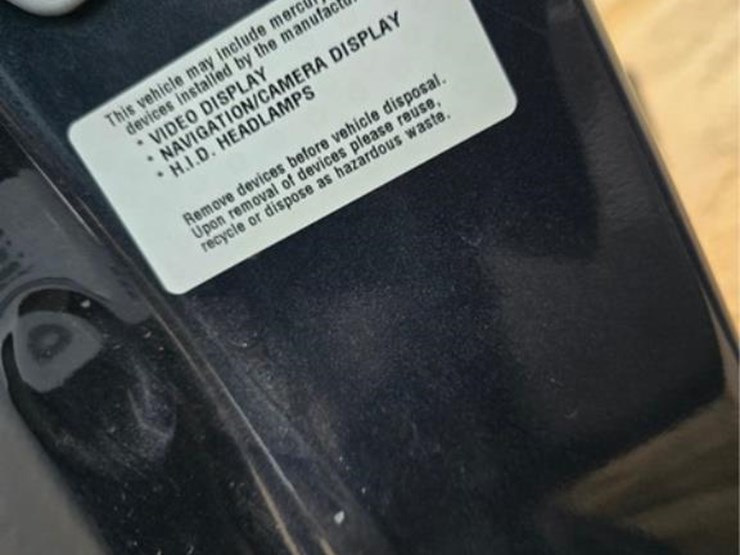 2013-chrysler-town-&-country-image-28