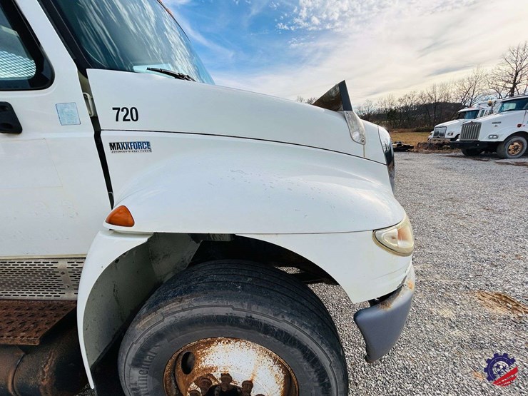 2013-international-durastar-4400-image-49