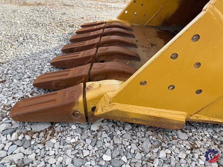 caterpillar-349-image-21