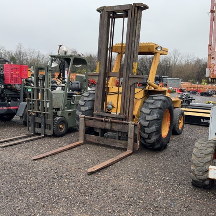 #2074 • 1990 MASTER CRAFT MC630 ALL TERRAIN FORKLIFT