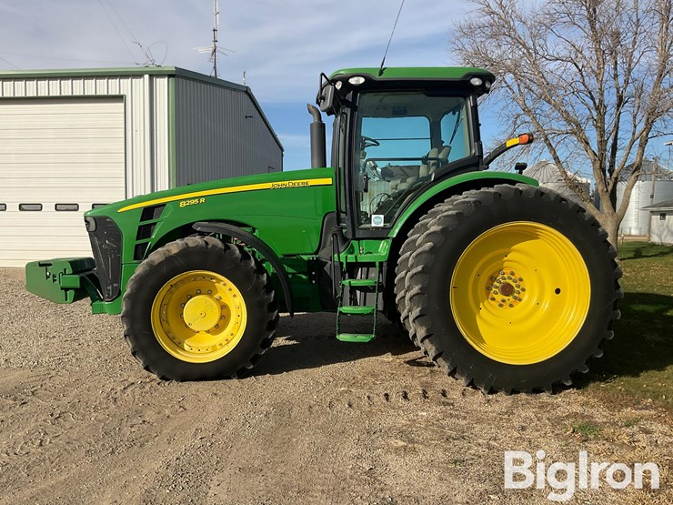2010-john-deere-8295r-image-8