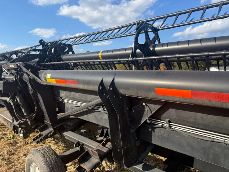 2014-macdon-40-foot-flex-draper-head----header-cart-not-included-image-19