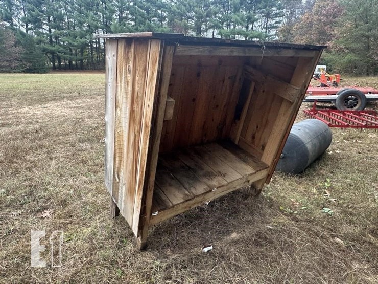 homemade-wooden-storage-bunk-image-2