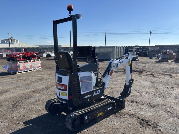 2022-bobcat-e10e-hydraulic-excavator-image-3