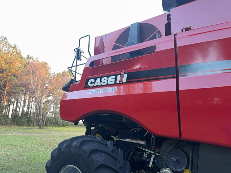 2018-case-ih-8240-image-128