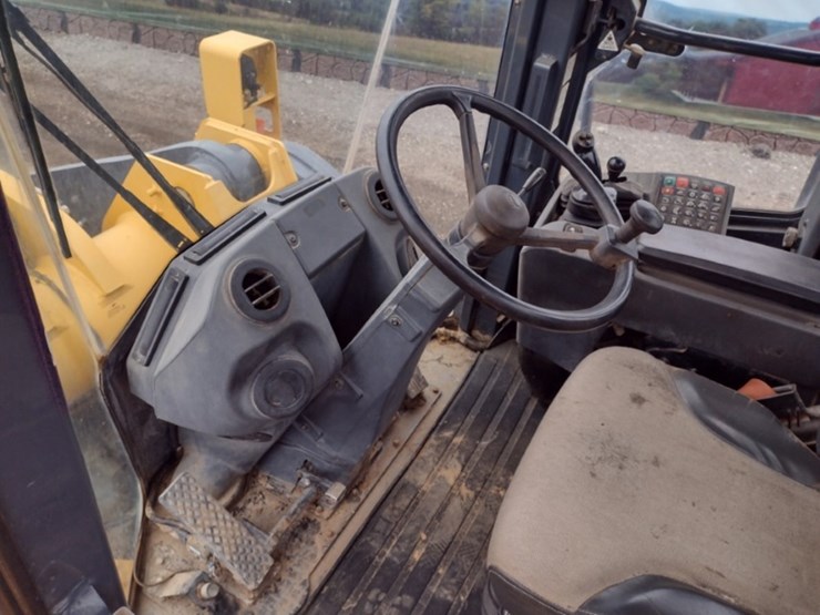 deere-824k-image-13
