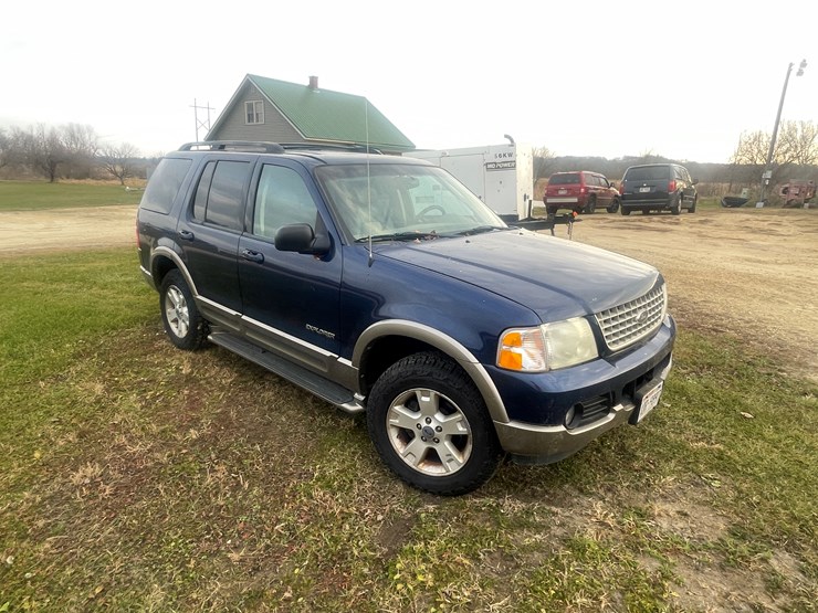 2004-ford-explorer-image-3