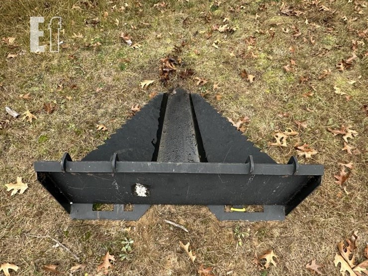 skid-steer-stump-bucket-image-3