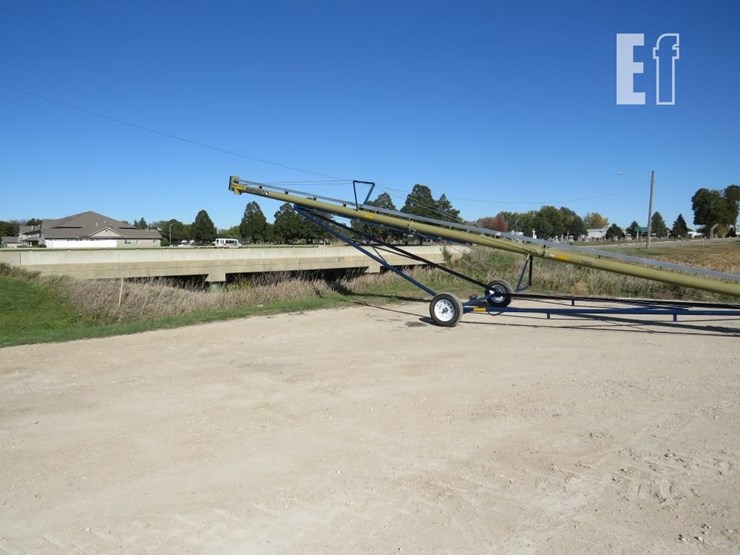 harvest-international-t852-image-2