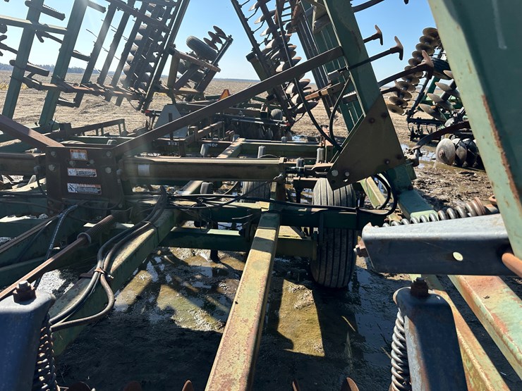 john-deere-724-image-35