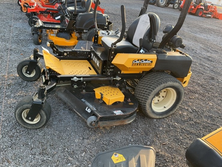 #3096-•-2011-cub-cadet-tank-zero-turn-lawn-mower-image-12