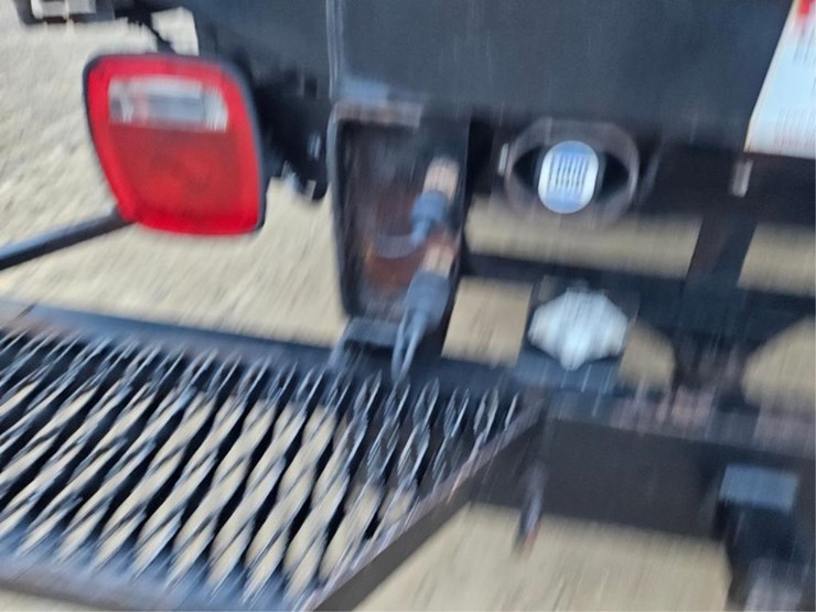 #3284-•-2003-gmc-c5500-aerial-truck-image-28