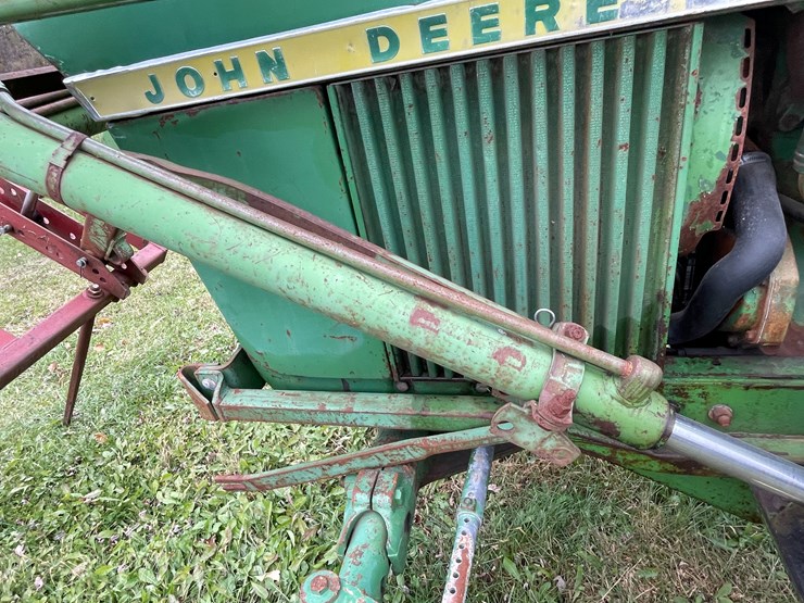 john-deere-4010-image-39