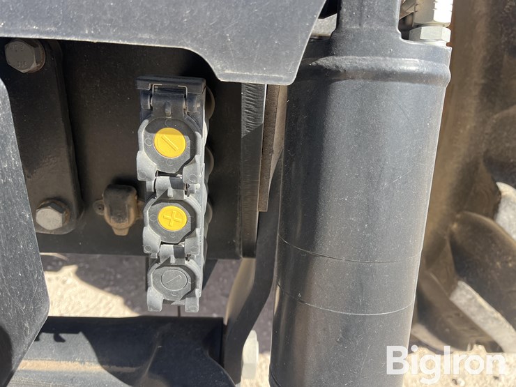 2021-jcb-fastrac-8330-image-16