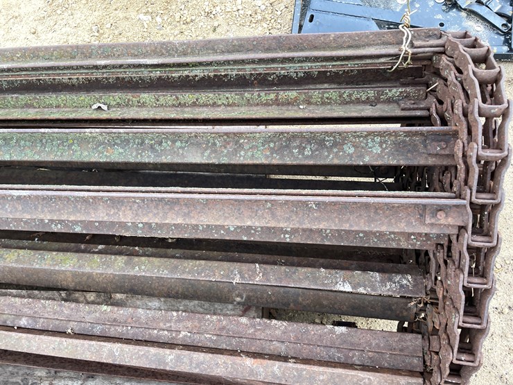 #1070-•-new-idea-manure-spreader-apron-image-9