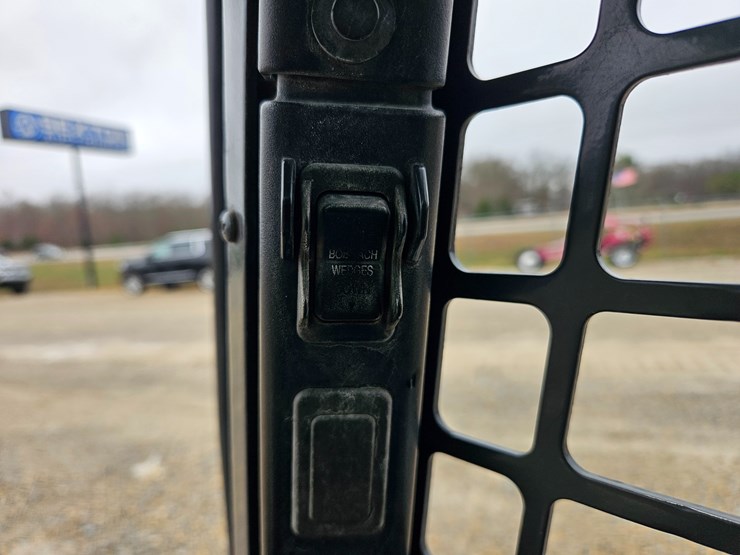 2018-bobcat-t770-image-29