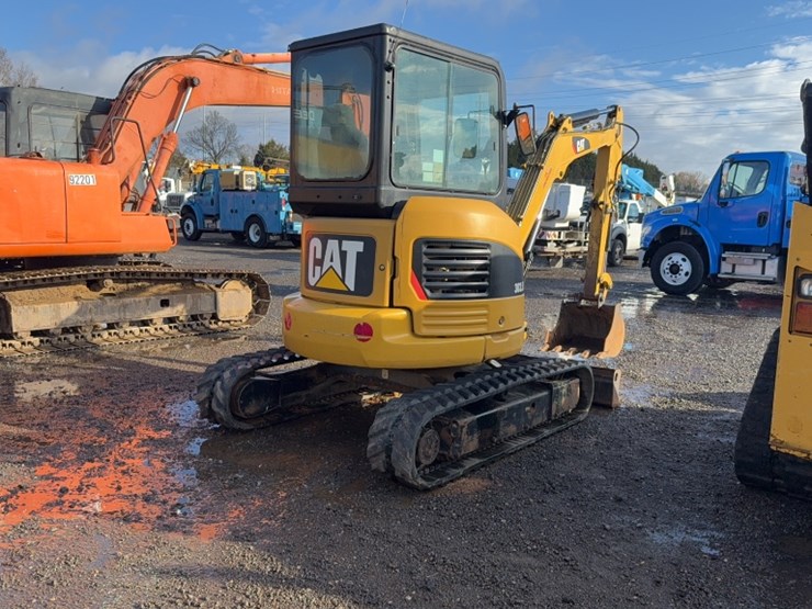 caterpillar-303-image-8