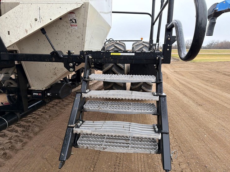 2016-bourgault-3320-66-image-52