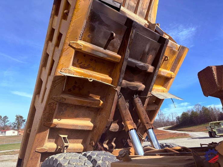 1990-caterpillar-769c-image-91