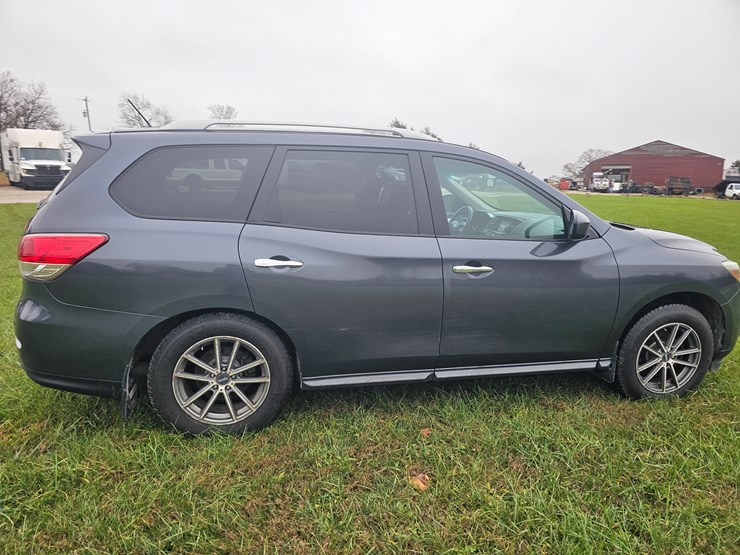 2013-nissan-pathfinder-image-14