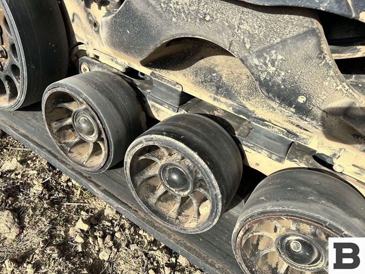 2014-case-ih-370-image-34