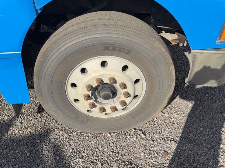 2004-caterpillar-c12-image-4