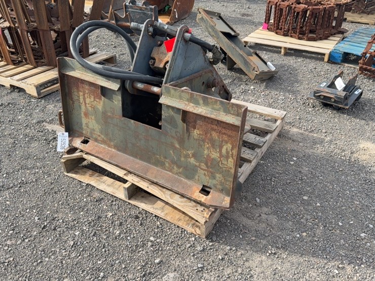 #2009-•-bobcat-skid-steer-hyd-breaker-image-3