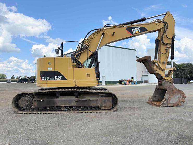2014-caterpillar-328d-lcr-image-17