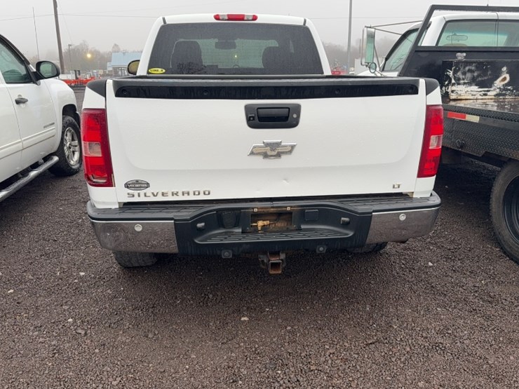 #3020-•-2009-chevy-silverado-z71-pickup-truck-image-9