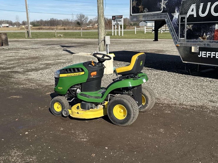 john-deere-d105-image-2