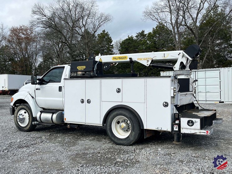 2013-ford-f750-image-3