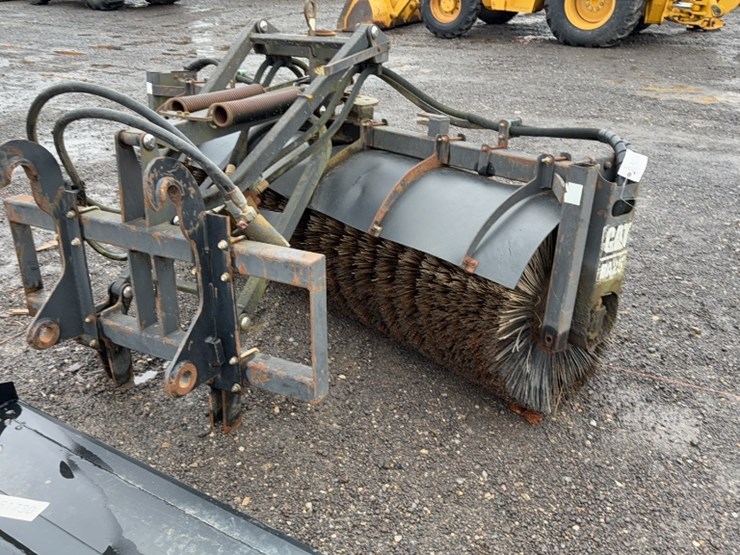 caterpillar-416-image-4